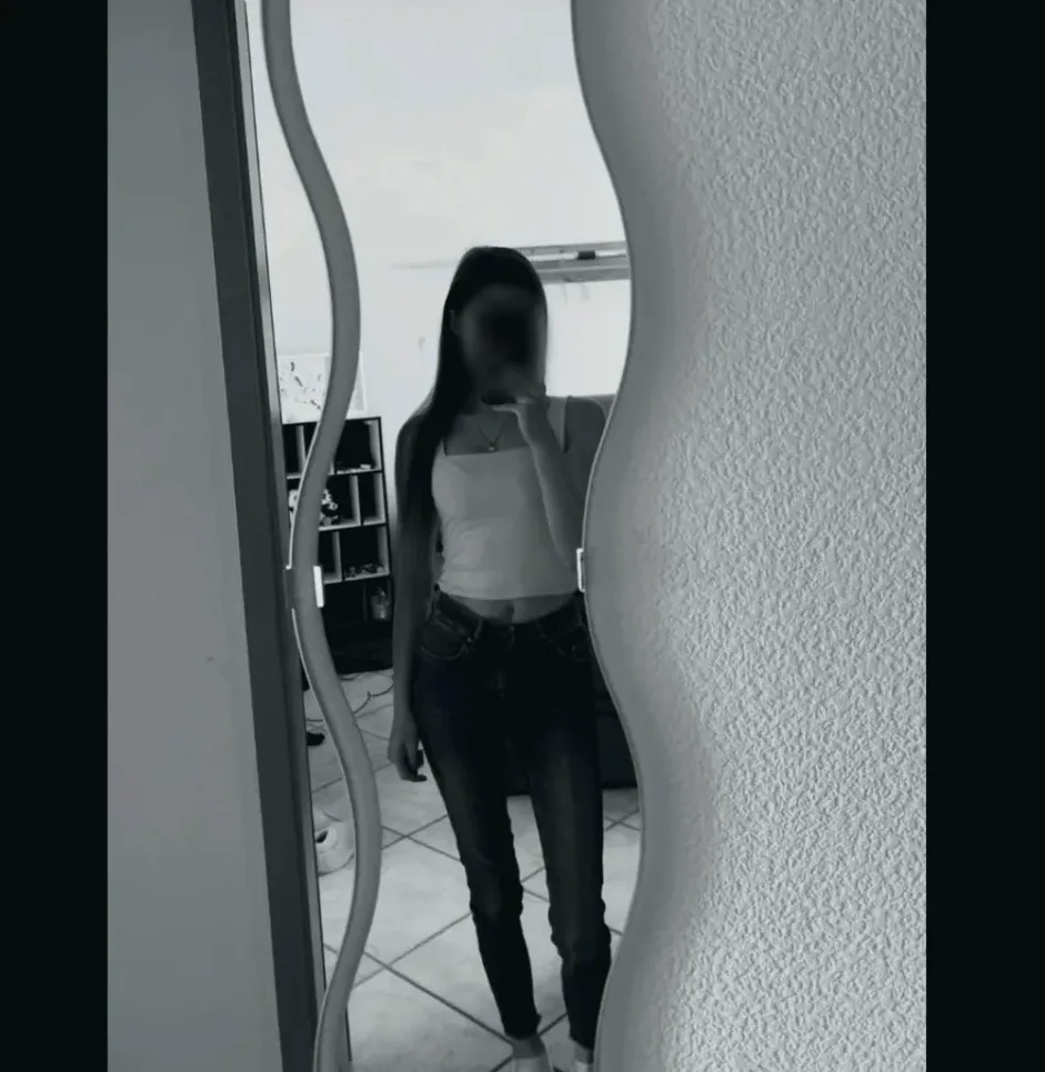 Carina, 25