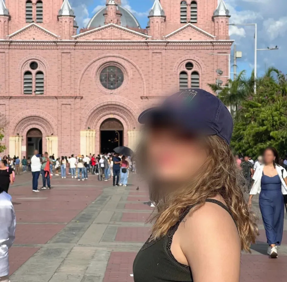 Ivana, 25