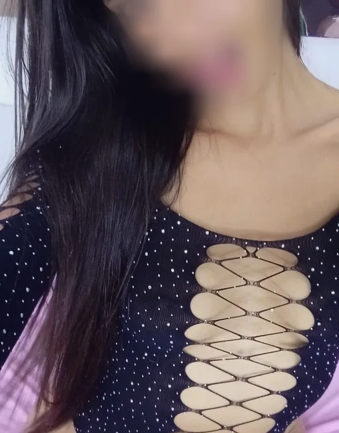 Karin, 25