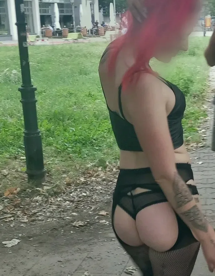 Martina, 36