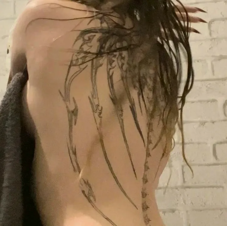 Sarah, 21