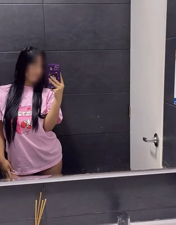 Selina, 29