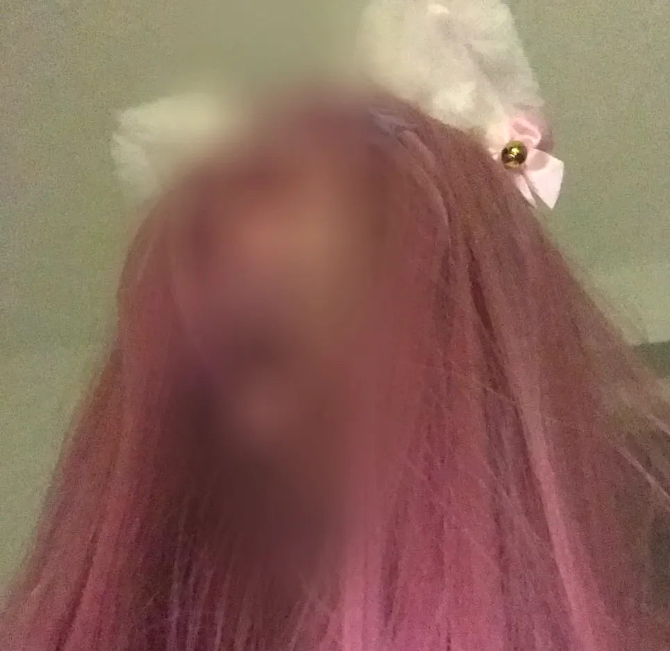 Sophie, 22